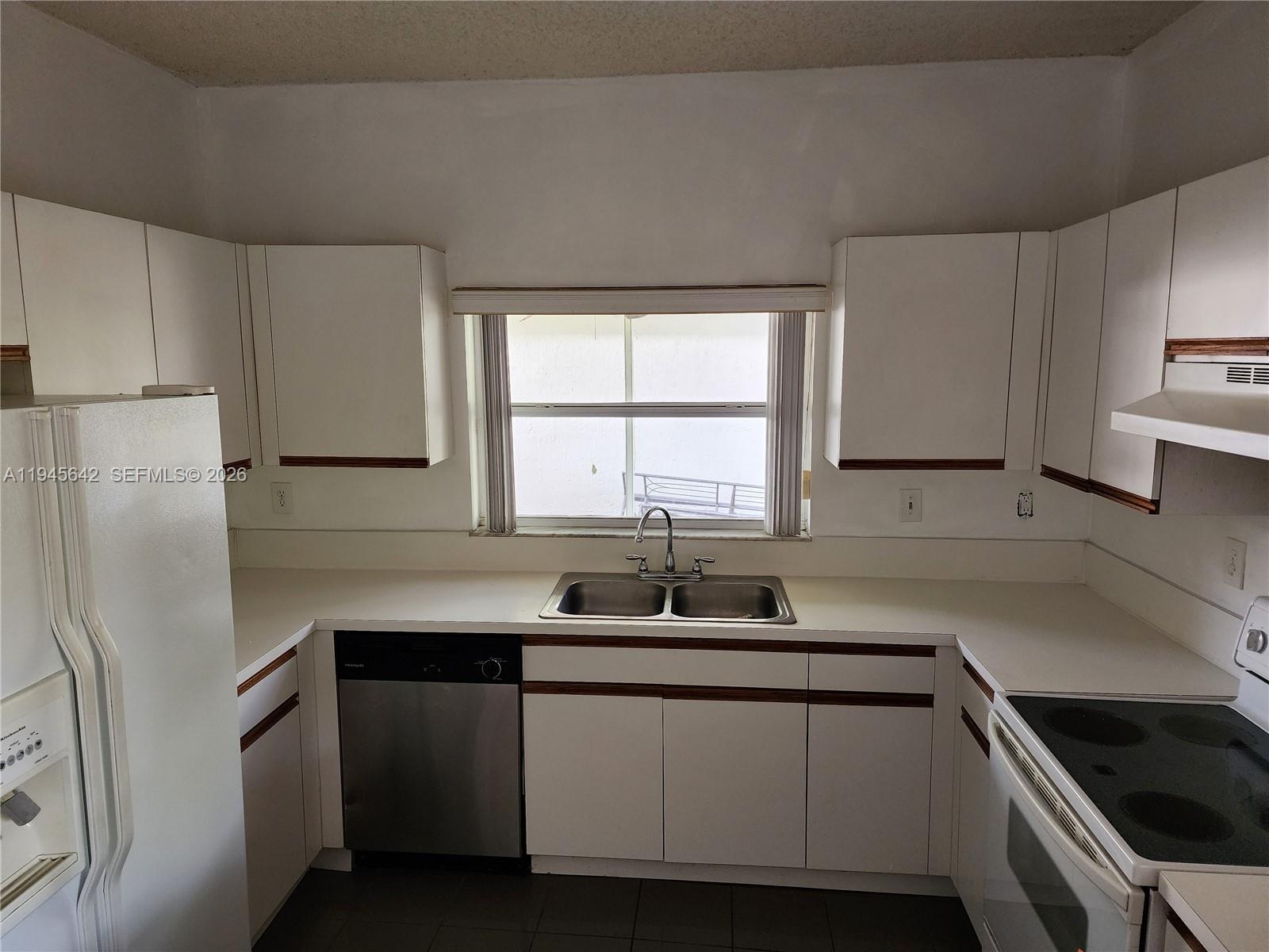 9863 Southwest 117th Place Miami, FL 33186 - Photo 25 of 29