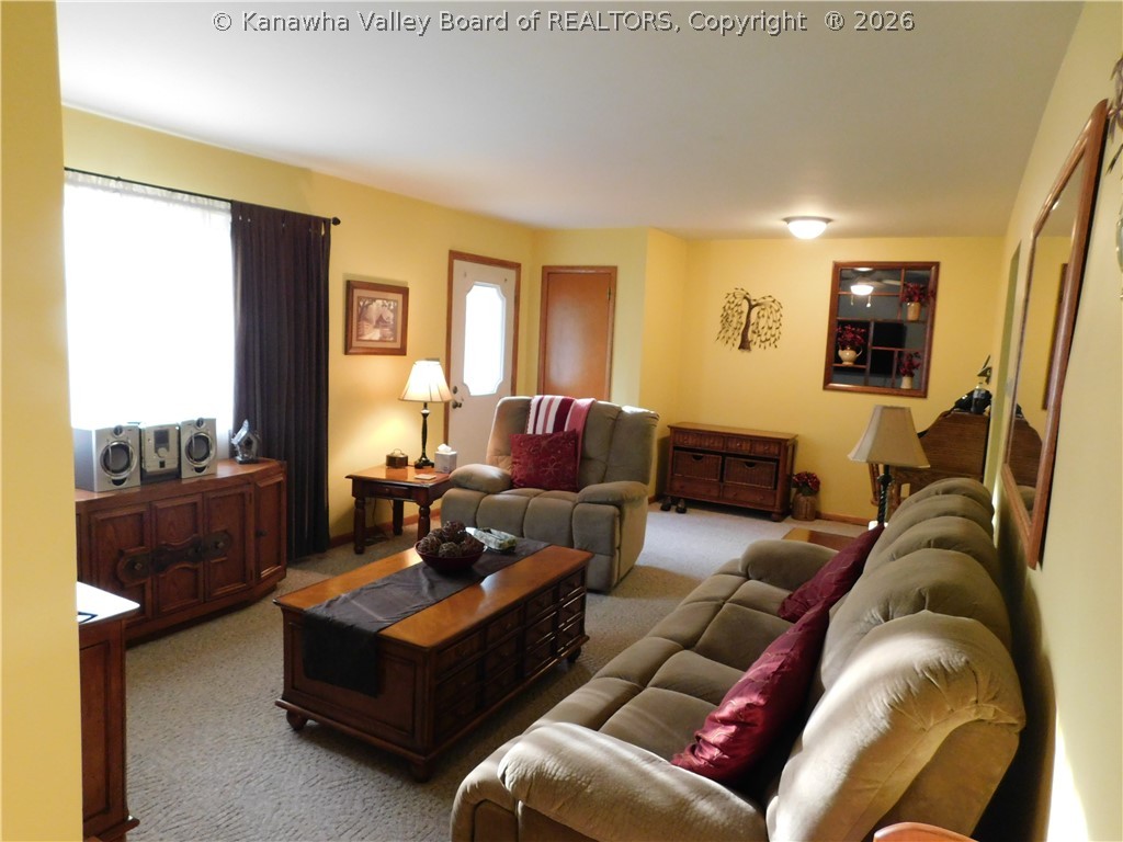 440 Strawberry Road St. Albans, WV 25177 - Photo 5 of 20 Gallery Image 5