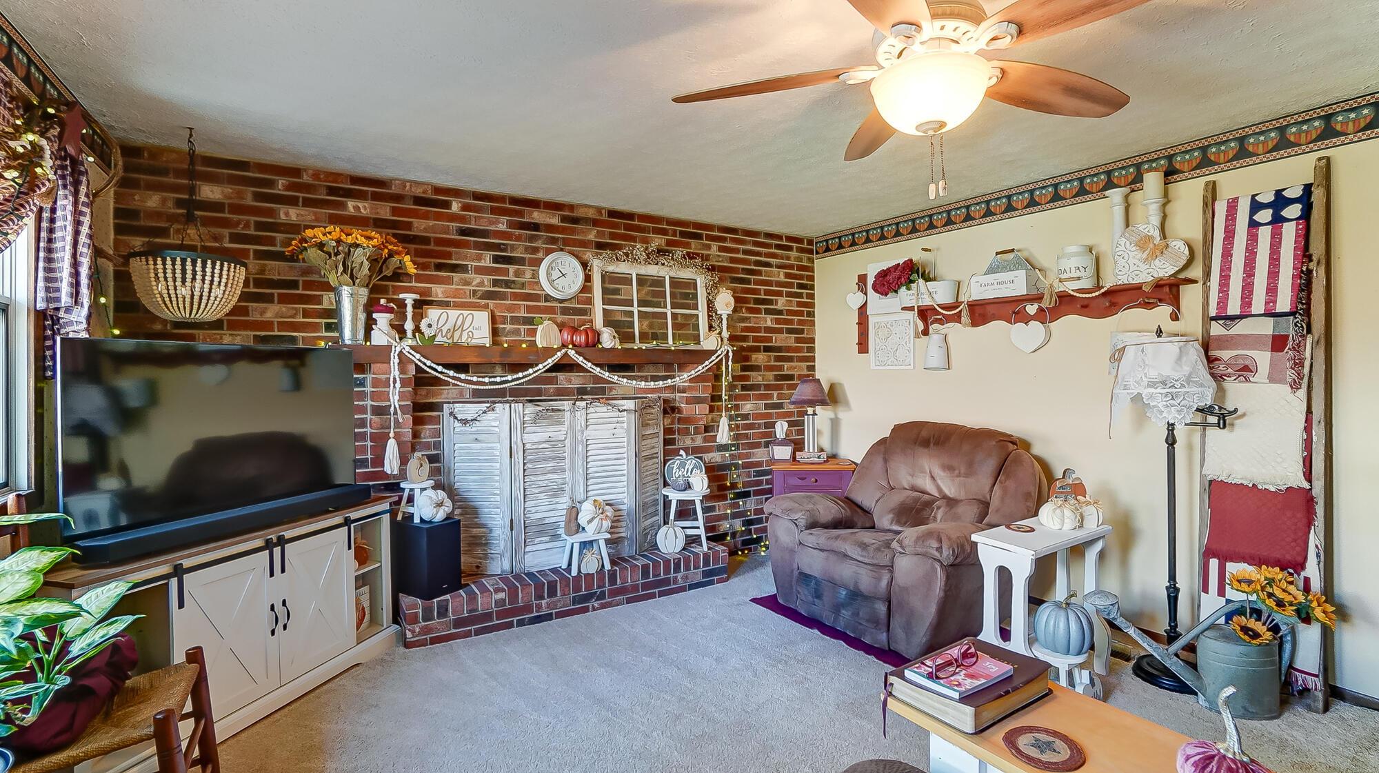 5429 West Ridgewood Road Springfield, OH 45503 - Photo 17 of 36 016