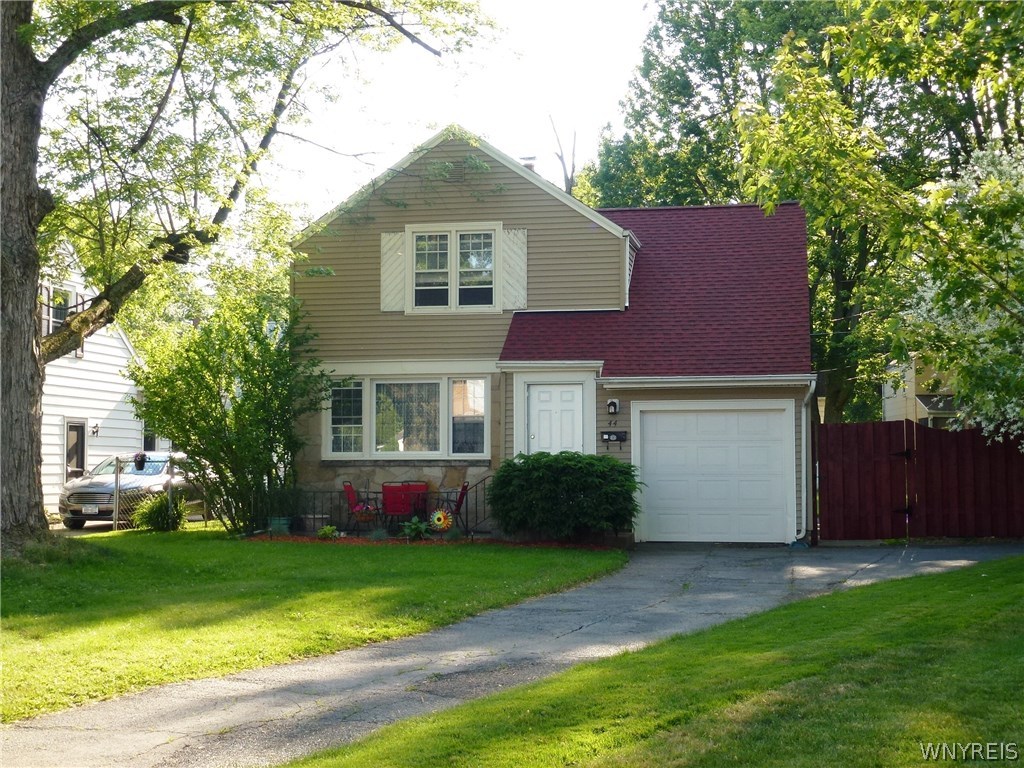 Exterior: Welcome home to 44 Allendale Rd located
