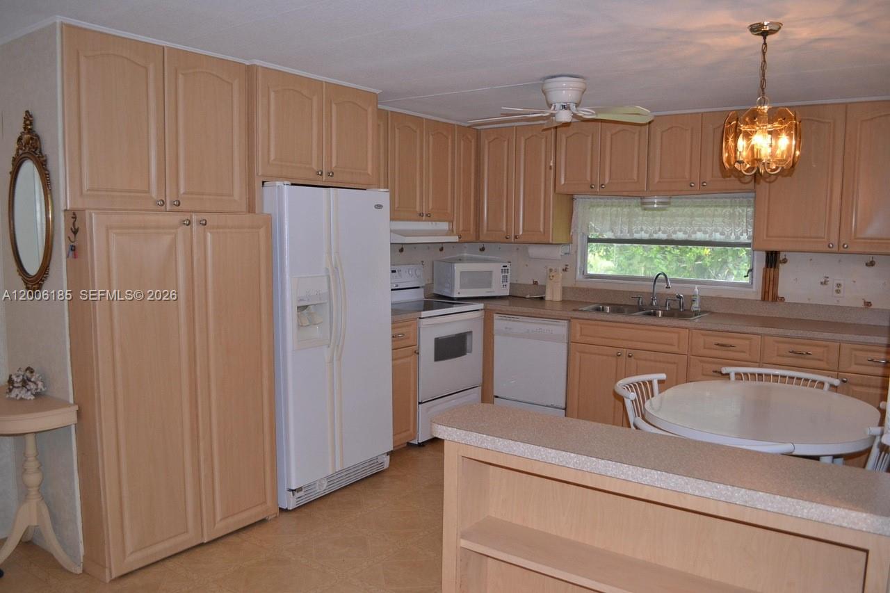 1620 Southwest 64th Way, Unit H Boca Raton, FL 33428 - Photo 4 of 31