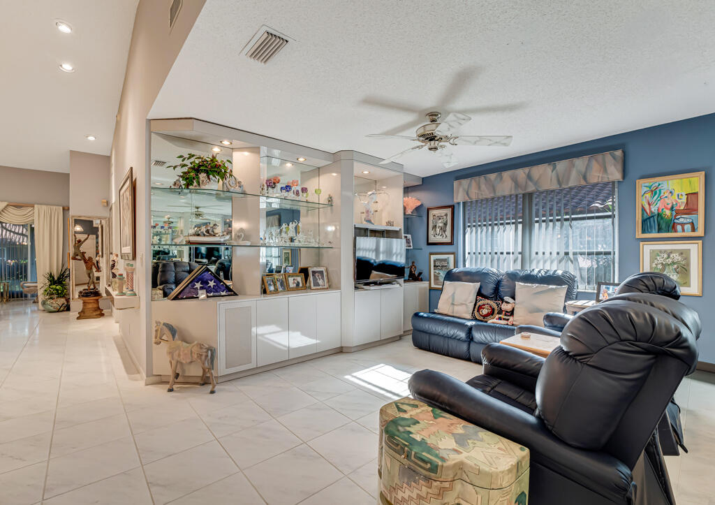 6459 Mill Pointe Circle Delray Beach, FL 33484 - Photo 7 of 44 21