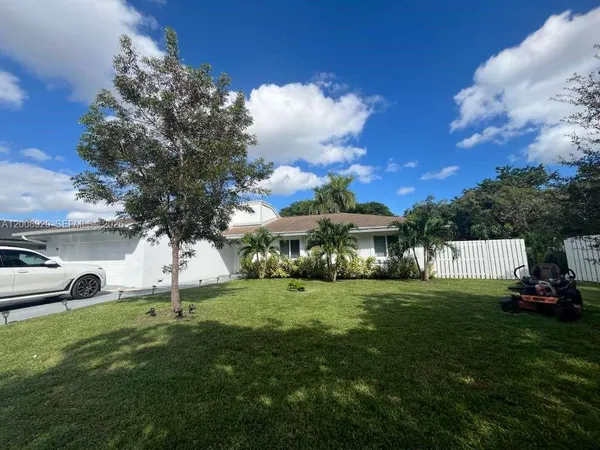 $5,800 | 11121 Southwest 110th Road, Unit 11121, Miami, FL 33176