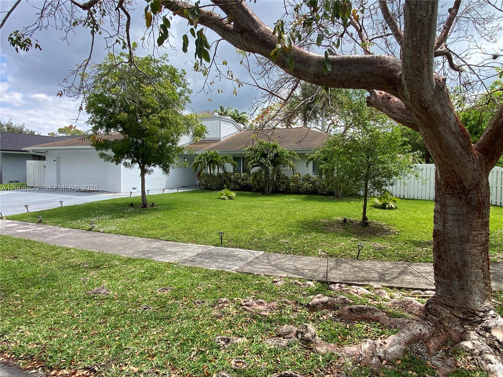 11121 Southwest 110th Road, Unit 11121 Miami, FL 33176 - Photo 3 of 33
