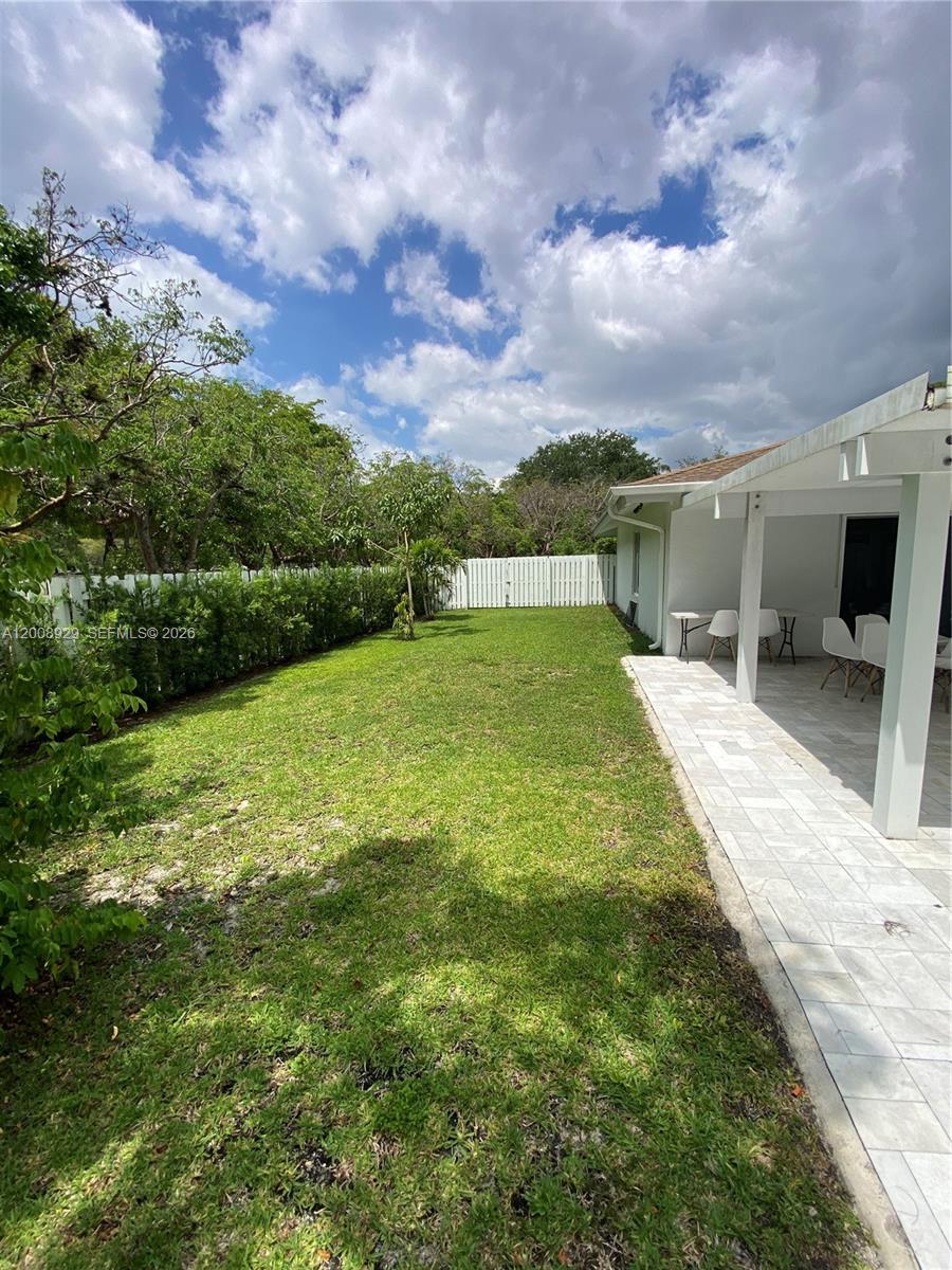 11121 Southwest 110th Road, Unit 11121 Miami, FL 33176 - Photo 31 of 33