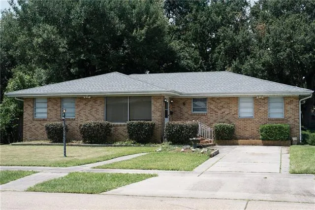 $2,200 | 6 Gelbke Drive, Gretna, LA 70053