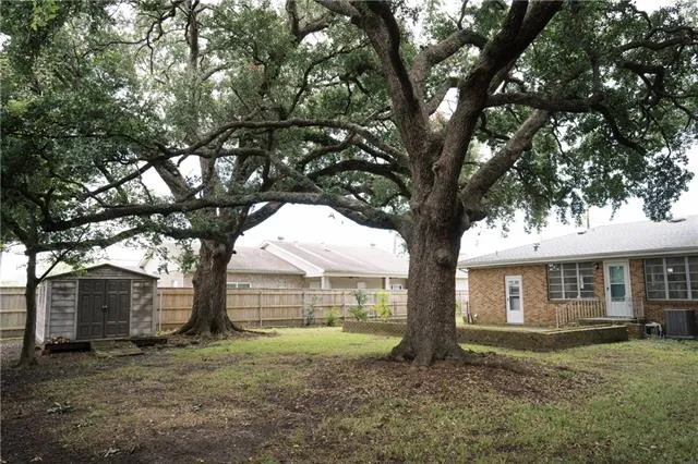 $2,200 | 6 Gelbke Drive, Gretna, LA 70053