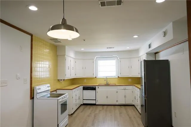 $2,200 | 6 Gelbke Drive, Gretna, LA 70053