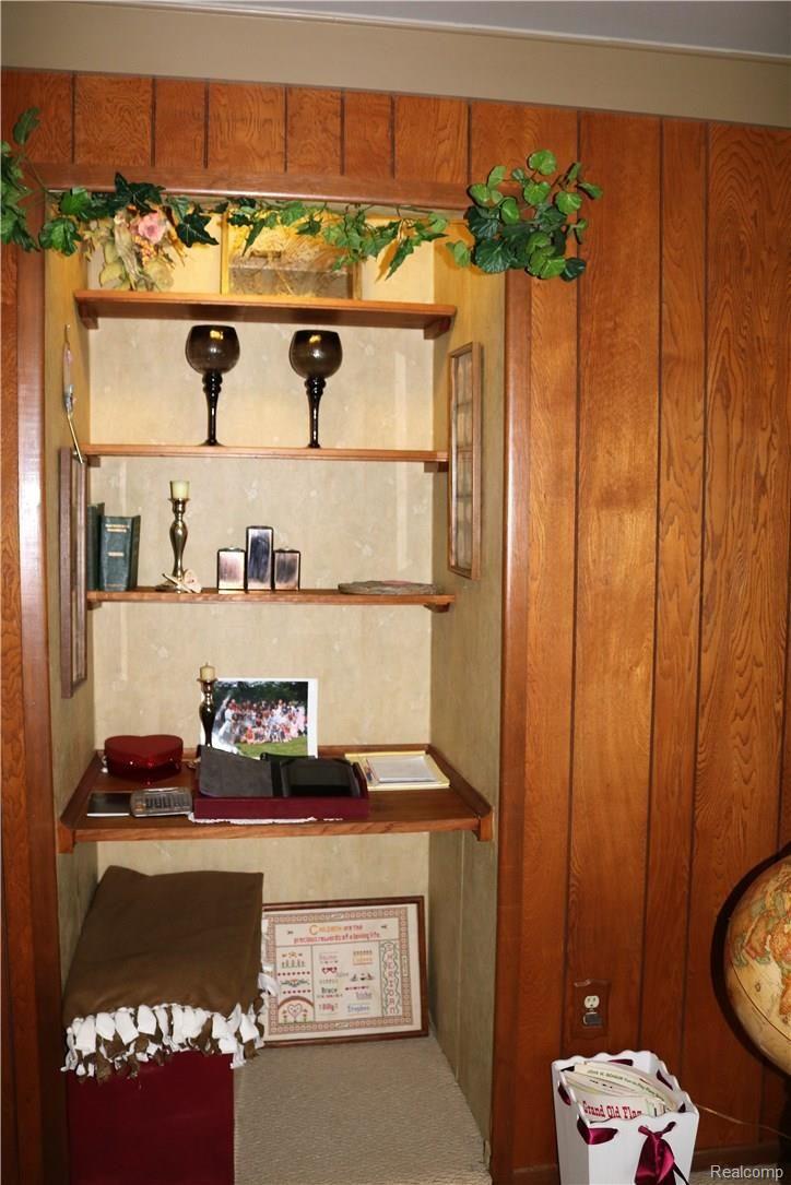 54414 Mound Road Utica, MI 48316 - Photo 12 of 57 IMG_9521.JPG