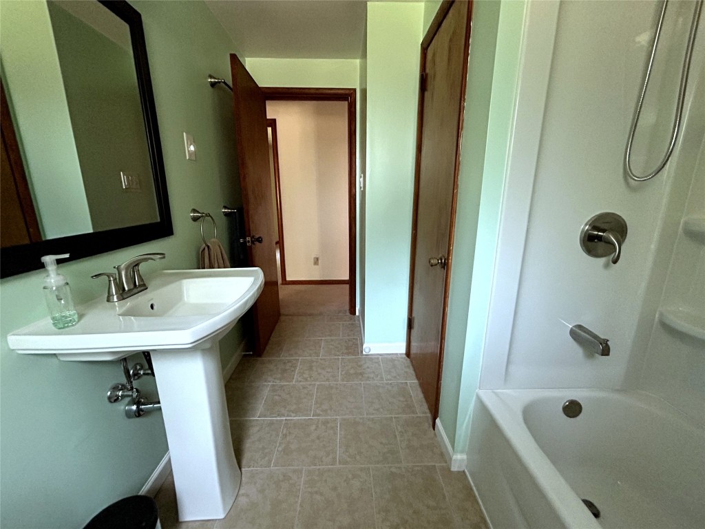 19 Roberts Road Endicott, NY 13760 - Photo 28 of 50 Gallery Image 28