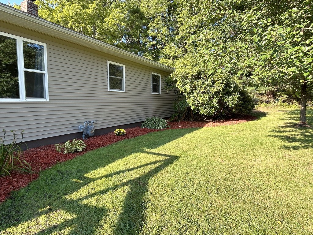 19 Roberts Road Endicott, NY 13760 - Photo 4 of 50 Gallery Image 4
