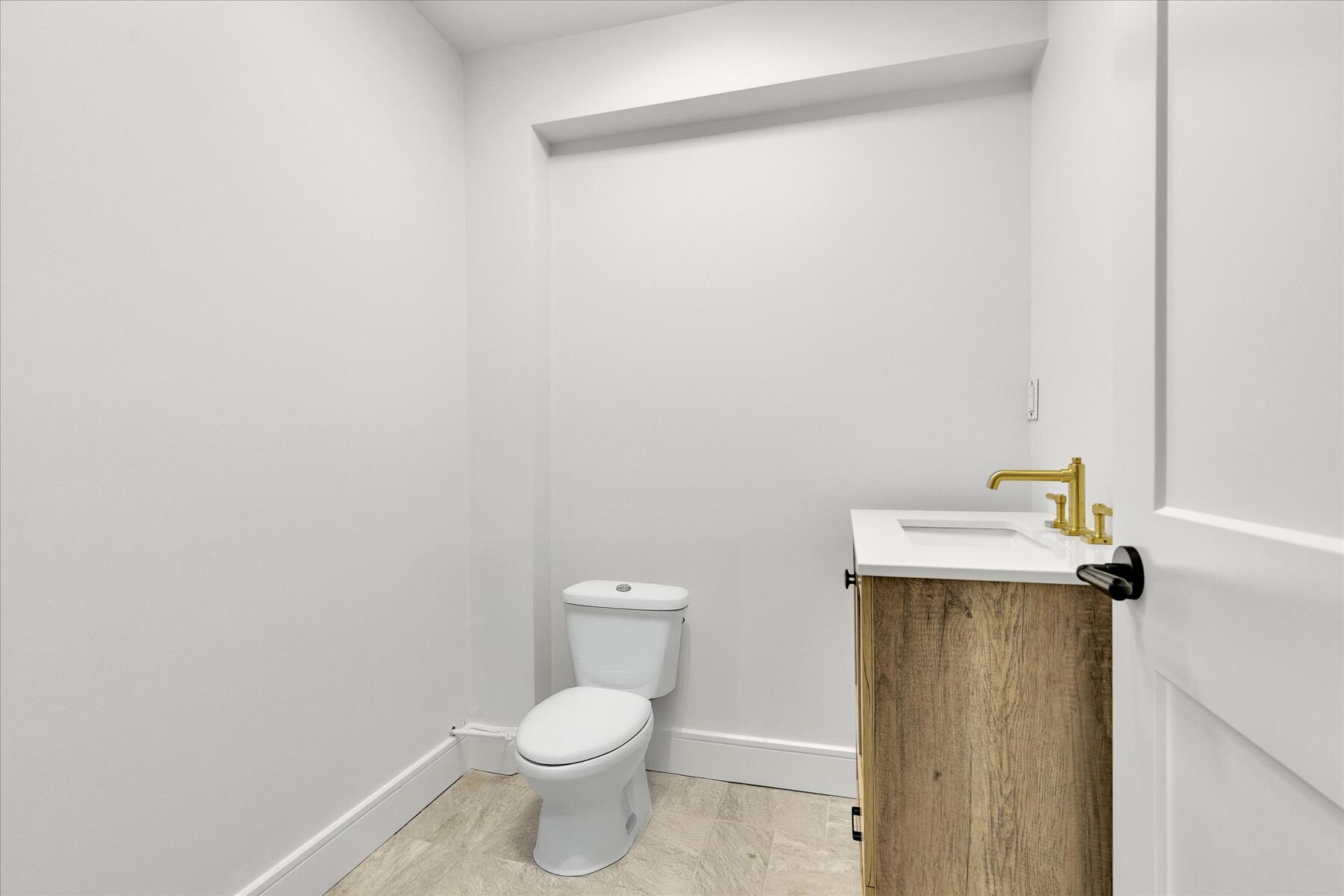 152 Pleasant Bay Road Harwich, MA 02645 - Photo 40 of 97 035-MG_2272(1) - with toilet