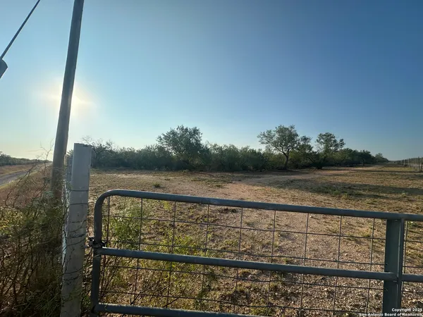 a view of outside area