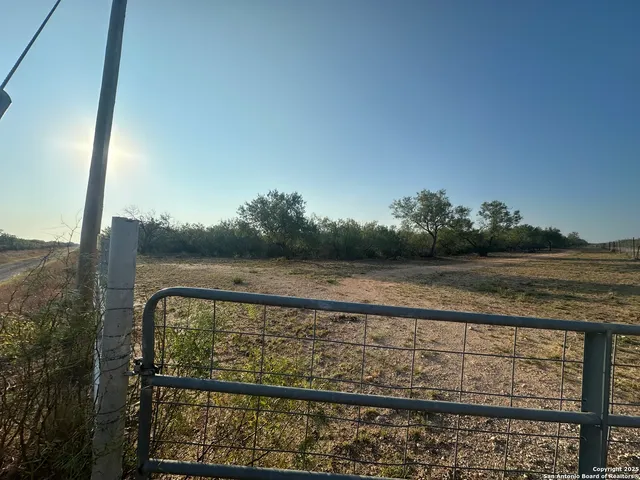 a view of outside area