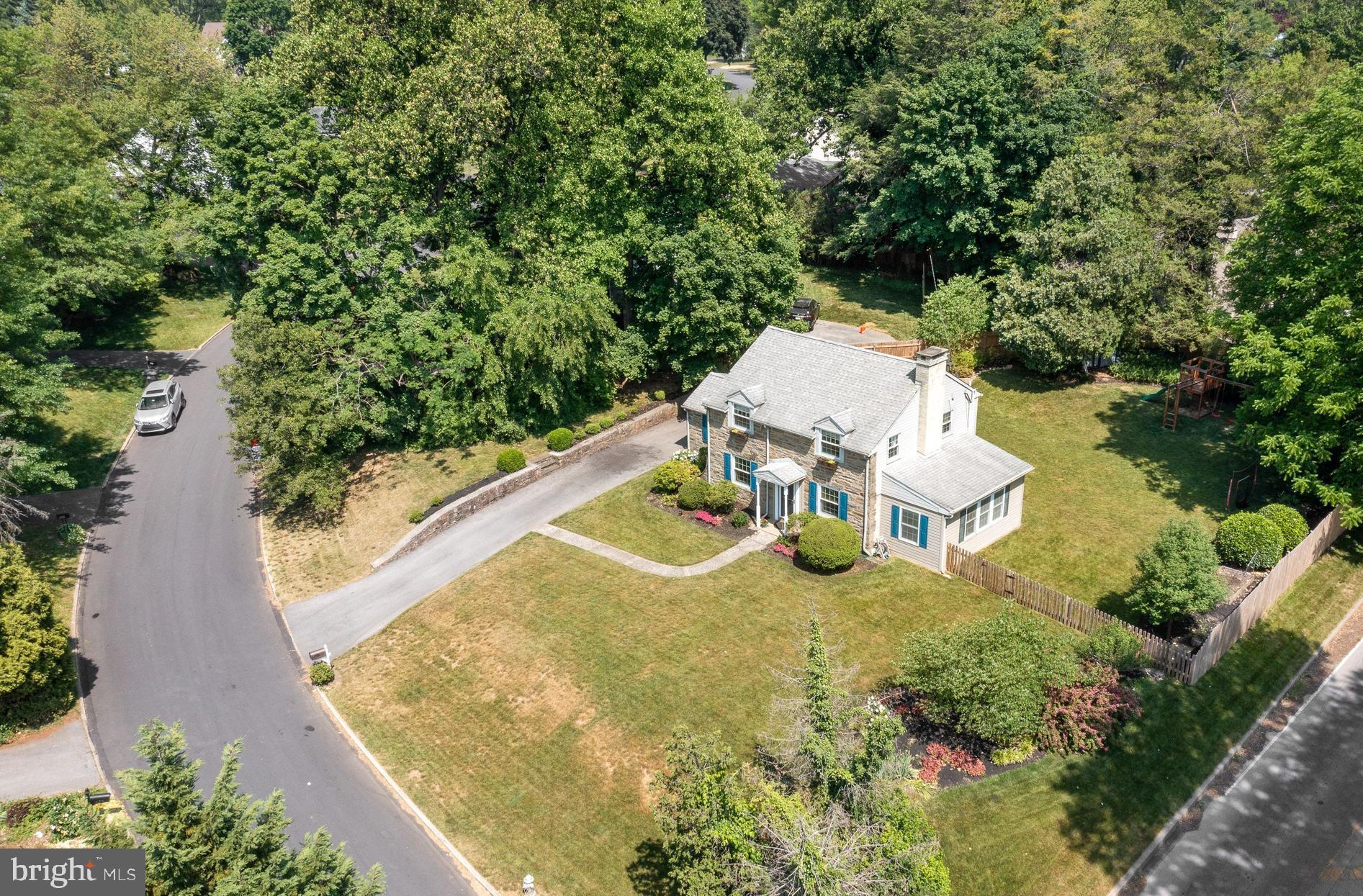 493 School Lane Wayne, PA 19087 - Photo 34 of 40 Fenced in corner lot