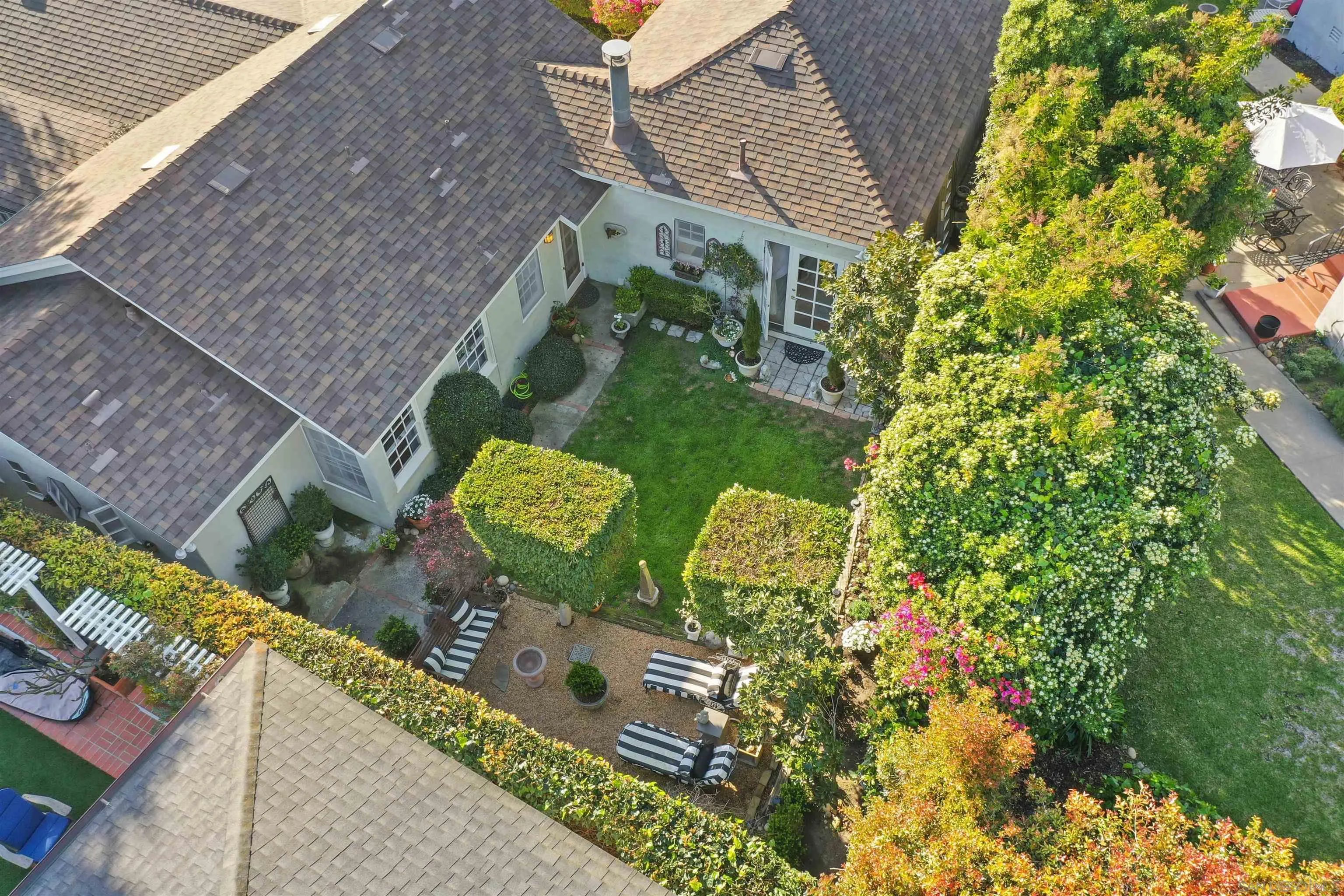 6029 Waverly Avenue La Jolla, CA 92037 - Photo 43 of 48 a bird view of a garden