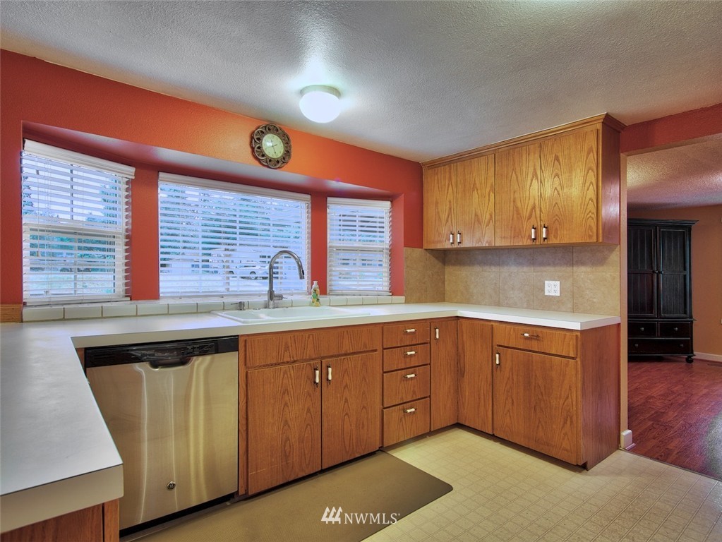 2613 R Street Southeast Auburn, WA 98002 - Photo 6 of 19 Gallery Image 6