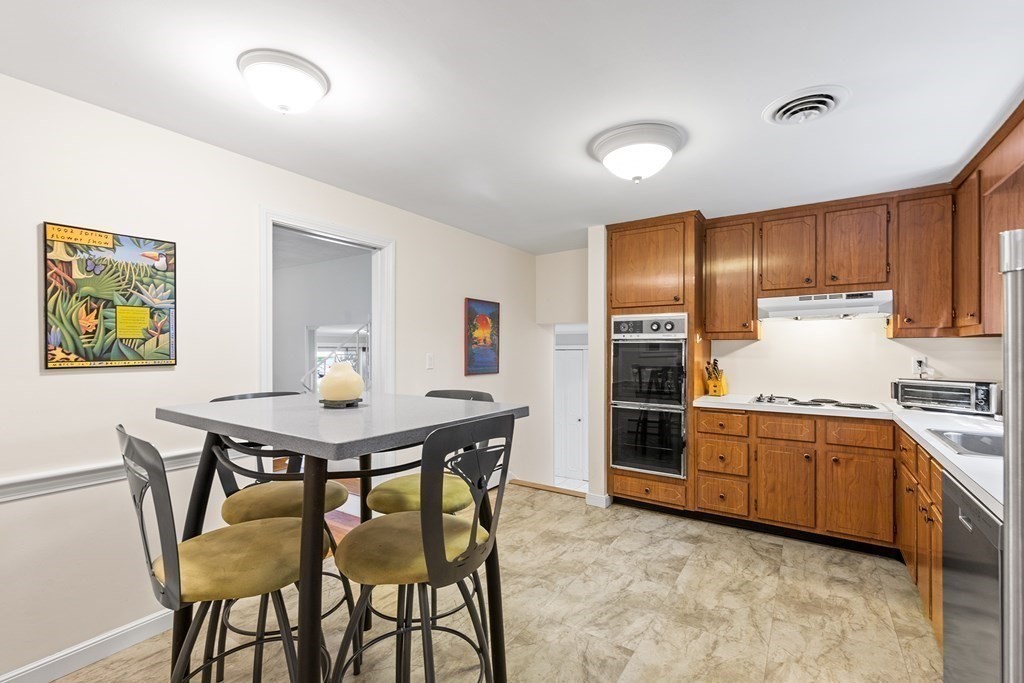 41 Fox Hill Road Framingham, MA 01701 - Photo 8 of 39 Gallery Image 8