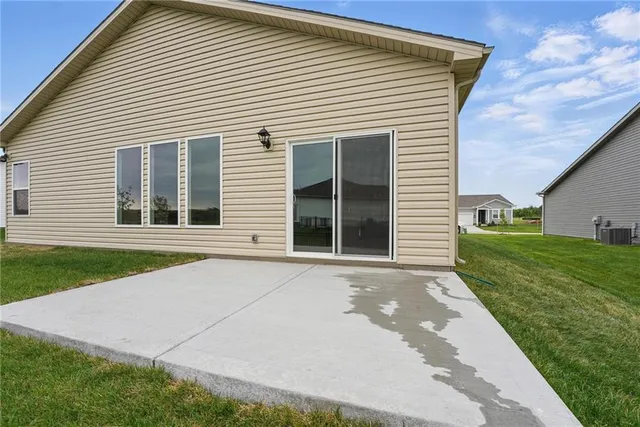 $388,746 | 123 Northwest Mulberry Court, Blue Springs, MO 64064