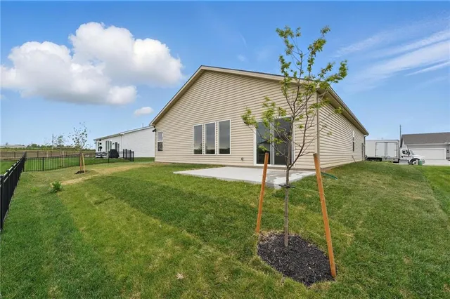 $388,746 | 123 Northwest Mulberry Court, Blue Springs, MO 64064