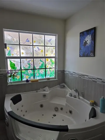 $4,000 | 301 Southwest 5th Street, Hallandale Beach, FL 33009