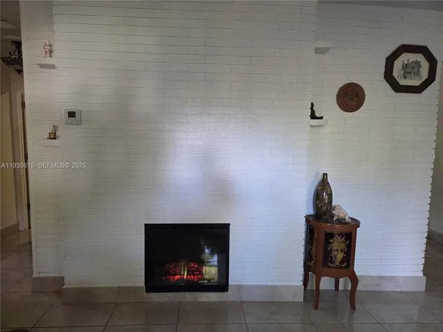 $4,000 | 301 Southwest 5th Street, Hallandale Beach, FL 33009