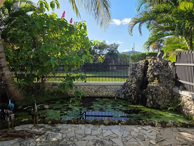 $4,000 | 301 Southwest 5th Street, Hallandale Beach, FL 33009