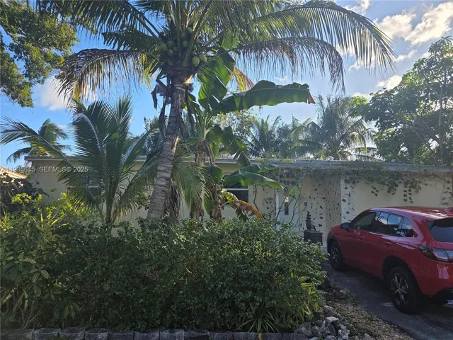 $4,000 | 301 Southwest 5th Street, Hallandale Beach, FL 33009