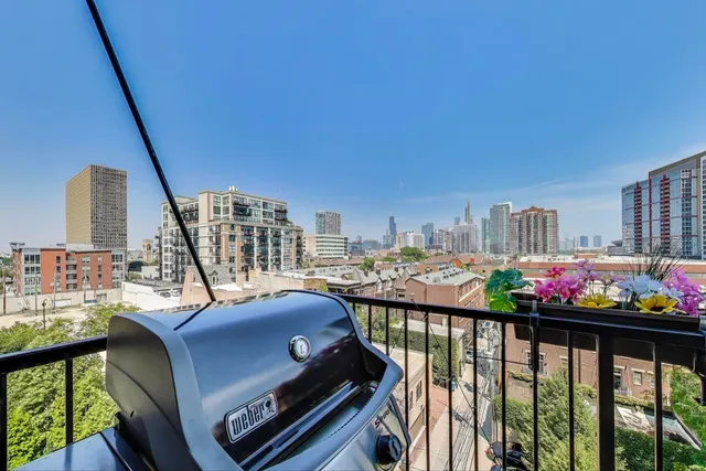 $424,000 | 320 East 21st Street, Unit 501, Chicago, IL 60616