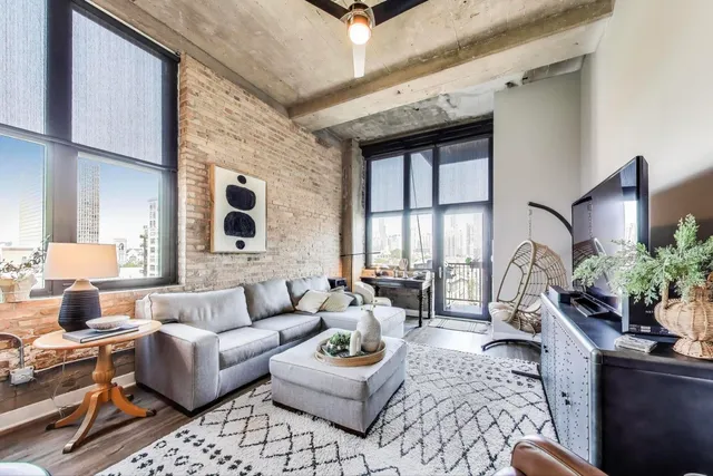 $424,000 | 320 East 21st Street, Unit 501, Chicago, IL 60616