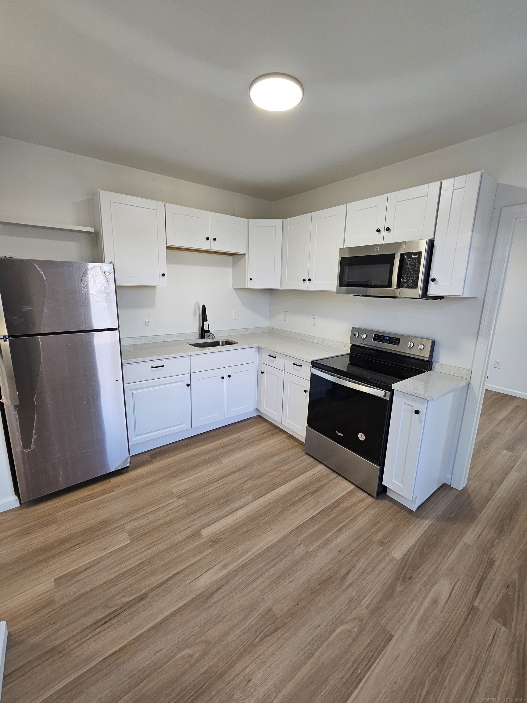 Gorgeous, brand new kitchen!
