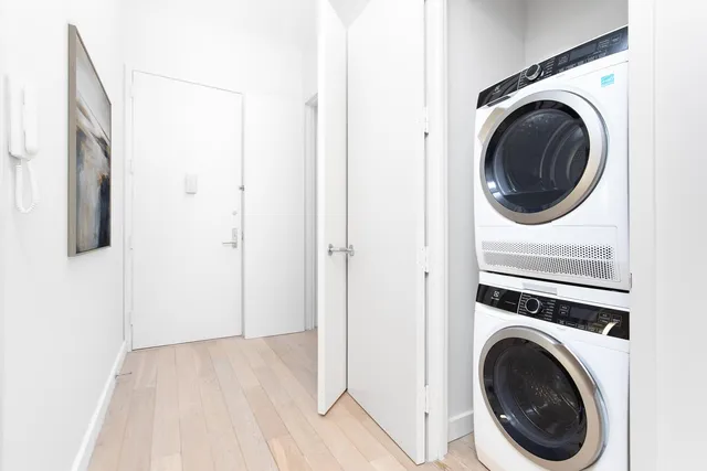 $699,000 | 75 Wall Street, Unit 25Q | Financial District