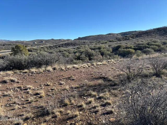 a view of a dry field