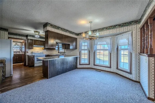 $483,500 | 957 Ff Highway, Napoleon, MO 64074