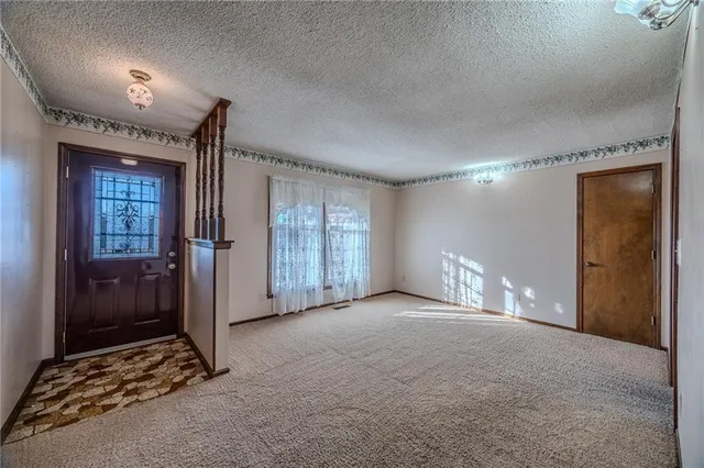 $483,500 | 957 Ff Highway, Napoleon, MO 64074