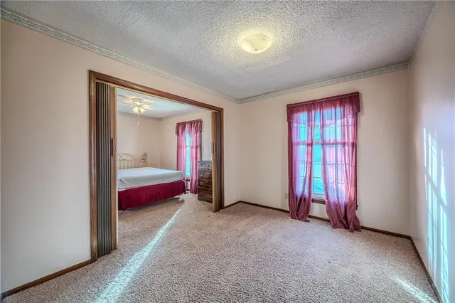 $483,500 | 957 Ff Highway, Napoleon, MO 64074