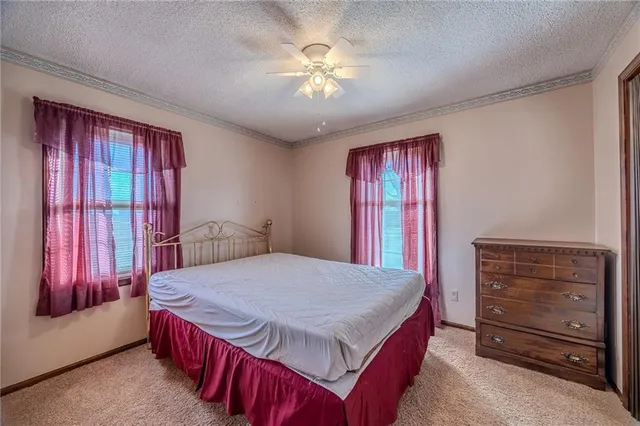 $483,500 | 957 Ff Highway, Napoleon, MO 64074