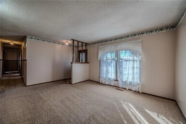 $483,500 | 957 Ff Highway, Napoleon, MO 64074