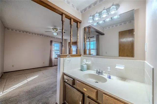 $483,500 | 957 Ff Highway, Napoleon, MO 64074