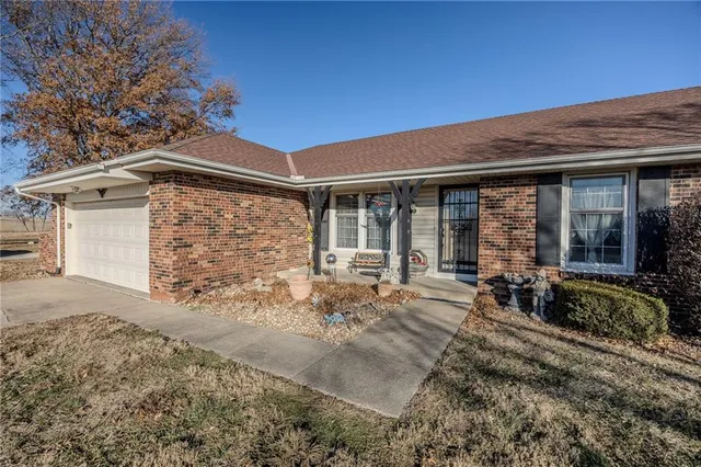 $483,500 | 957 Ff Highway, Napoleon, MO 64074