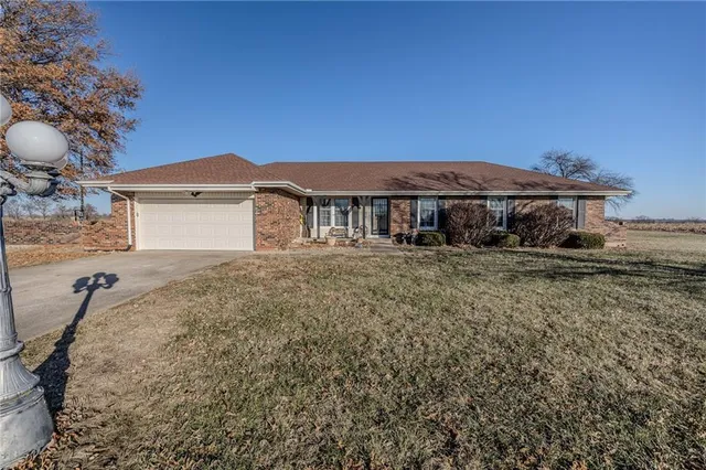 $483,500 | 957 Ff Highway, Napoleon, MO 64074