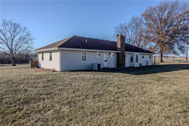 $483,500 | 957 Ff Highway, Napoleon, MO 64074
