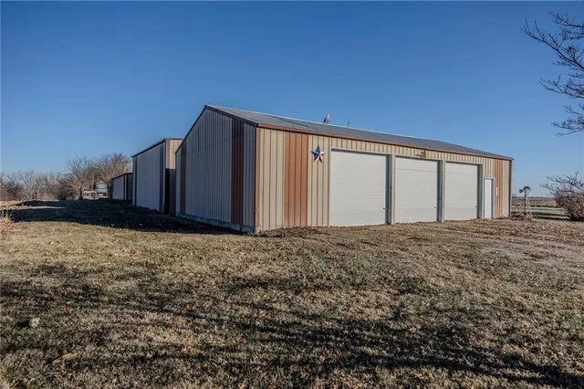 $483,500 | 957 Ff Highway, Napoleon, MO 64074