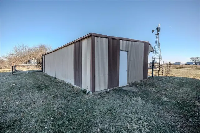 $483,500 | 957 Ff Highway, Napoleon, MO 64074