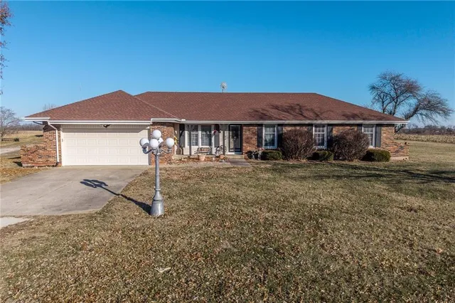 $483,500 | 957 Ff Highway, Napoleon, MO 64074