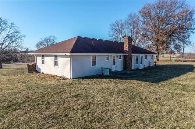 $483,500 | 957 Ff Highway, Napoleon, MO 64074