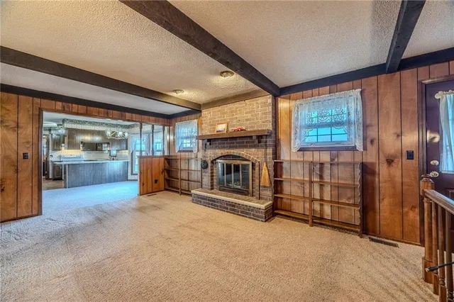 $483,500 | 957 Ff Highway, Napoleon, MO 64074