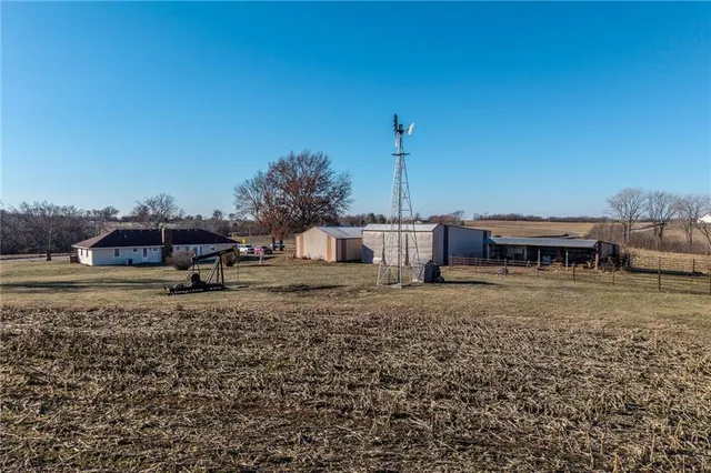 $483,500 | 957 Ff Highway, Napoleon, MO 64074