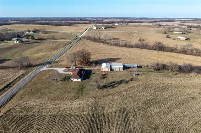 $483,500 | 957 Ff Highway, Napoleon, MO 64074