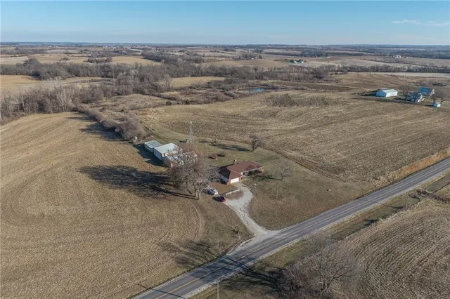 $483,500 | 957 Ff Highway, Napoleon, MO 64074